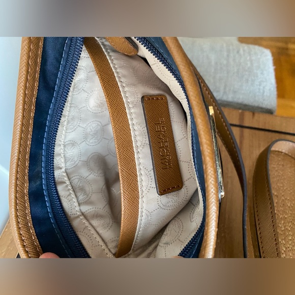 Michael Kors Kempton Handbag Zip Front Crossbody Bag Navy Blue Brown - Picture 5 of 8